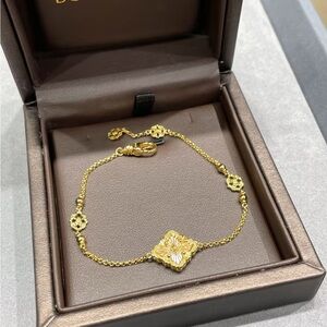 Buccellati Gold Floral Motif Chain Bracelet for Women